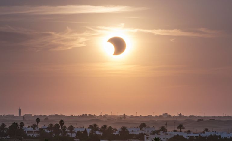 Tunisie, Préparez Vos Lunettes : Une Éclipse Solaire Partielle Exceptionnelle le 29 Mars 2025 !