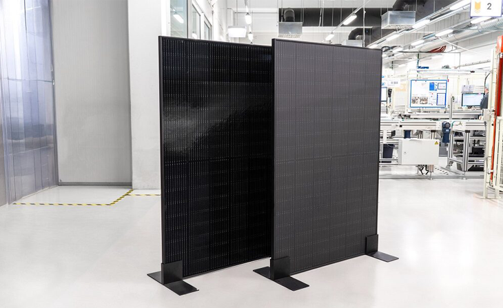 SoliTek : Solaire Antireflet pour Infrastructures Clés