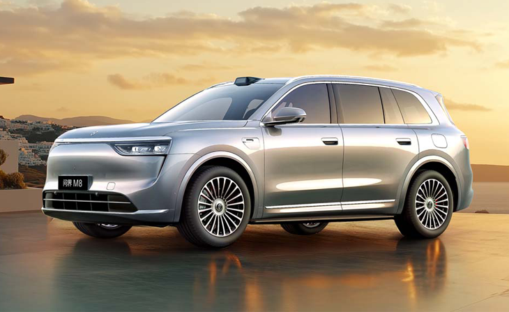 Huawei Aito M8, SUV hybride, autonomie 1300 km, HarmonyOS, voiture connectée, sécurité, Xiaomi SU7, voiture haut de gamme.